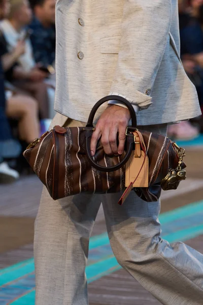Look 186